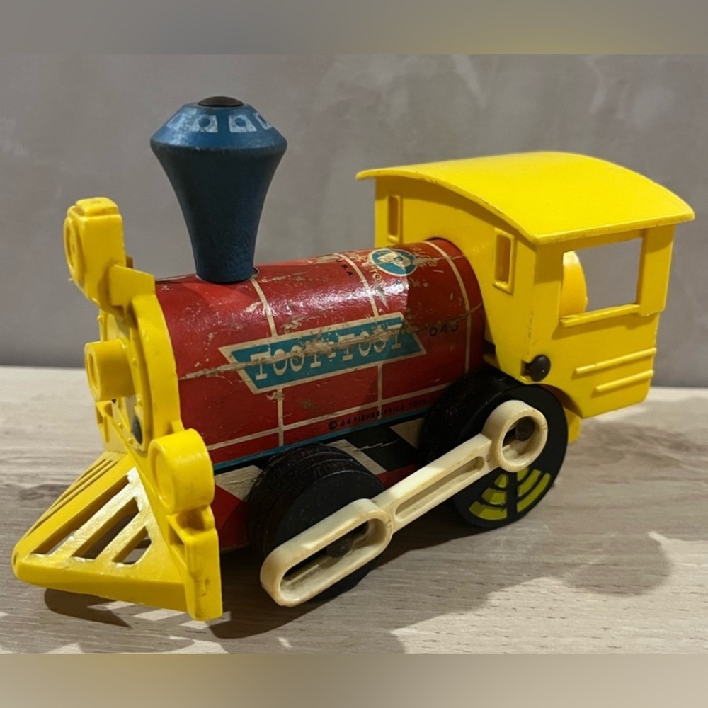 FISHER-PRICE- Vintage 1964 Loco-Puff Train Toy
